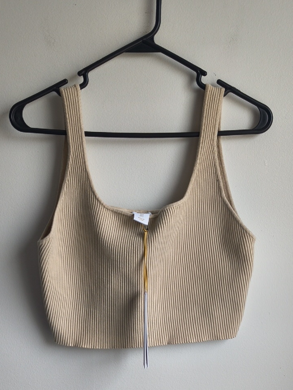 House of Harlow 1960 Ribbed Crop Top in Beige with Front Zip - Picture 1 of 6